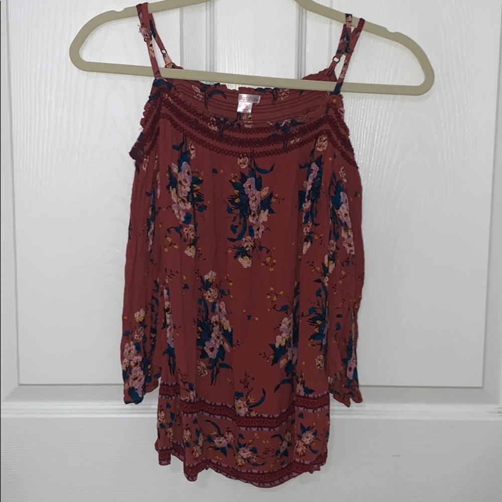 Cold shoulder top